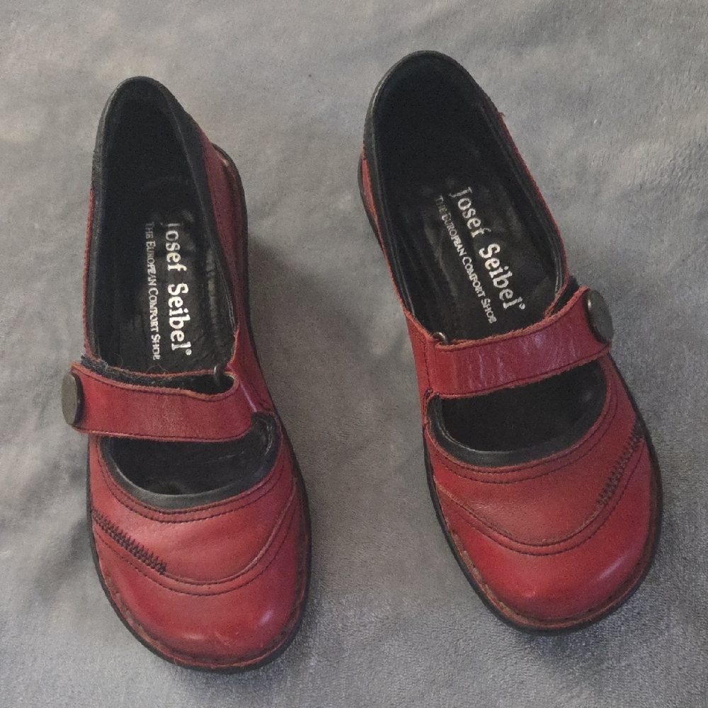 Josef Seibel Women's Burgundy Mary Jane Flats